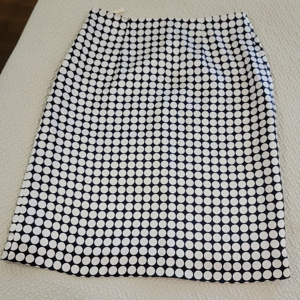 Banana Republic Silk Black and Beige  Polka Dot Skirt Women's Size 0